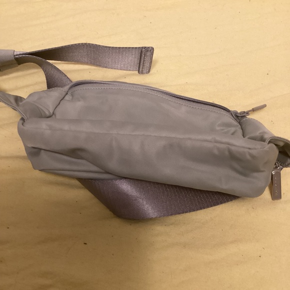 LULULEMON WAIST POUCH BAG - Picture 6 of 6